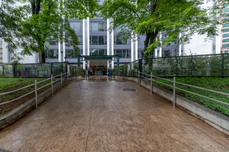 Ponto Comercial para alugar, 750m² no Cidade Monções, São Paulo