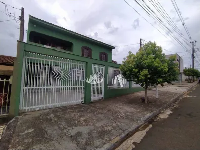 Casa com 3 Quartos à venda, 200m² no Conjunto Habitacional Violim, Londrina