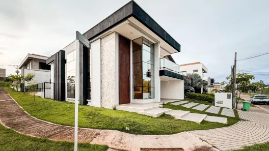 Casa de Condomínio com 4 Quartos à venda, 325m² no Cidade Alpha, Eusébio
