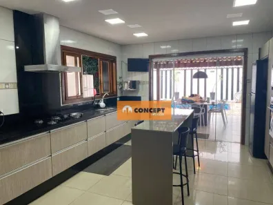 Sobrado com 4 Quartos à venda, 234m² no Jardim dos Ipês, Suzano
