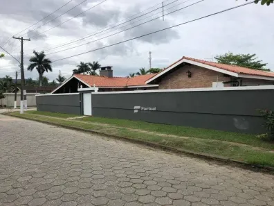 Casa com 3 Quartos para alugar, 250m² no Balneário Praia do Pernambuco, Guarujá