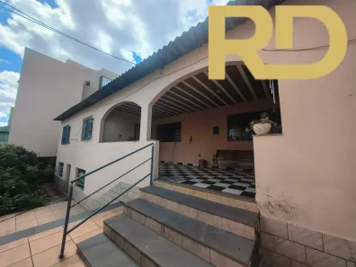 Casa com 4 Quartos à venda, 270m² no Esplanada, Belo Horizonte