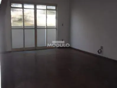 Apartamento com 3 Quartos para alugar, 110m² no Nossa Senhora Aparecida, Uberlândia