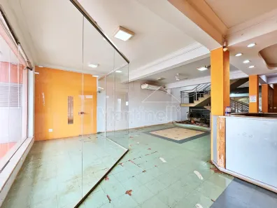 Imóvel Comercial para alugar, 750m² no , Serrana