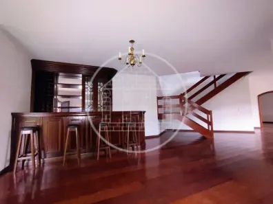 Sobrado com 5 Quartos para alugar, 500m² no Interlagos, São Paulo