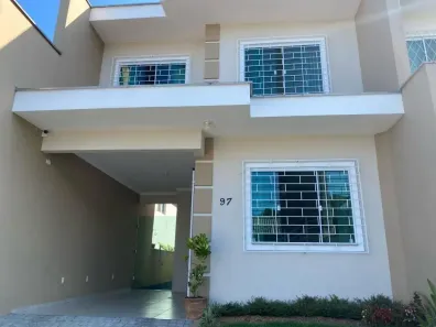 Sobrado com 3 Quartos à venda, 121m² no Iririú, Joinville