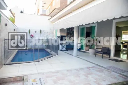 Casa de Condomínio com 4 Quartos à venda, 193m² no Pechincha, Rio de Janeiro