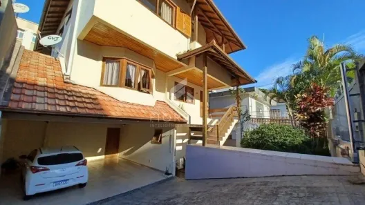 Casa com 4 Quartos à venda, 318m² no Trindade, Florianópolis