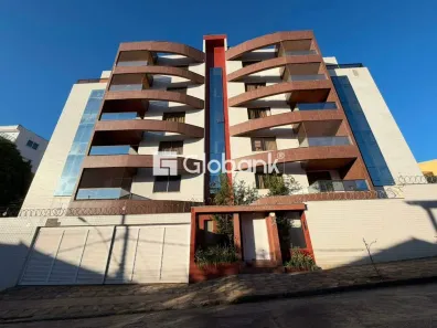 Apartamento com 3 Quartos para alugar, 120m² no Cidade Santa Maria, Montes Claros