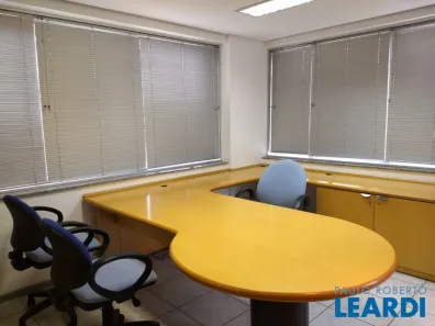 Ponto Comercial à venda, 42m² no Cerqueira César, São Paulo