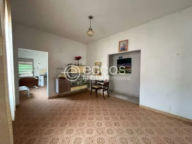 Casa com 3 Quartos à venda, 112m² no Santa Mônica, Uberlândia