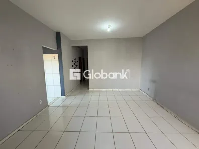 Apartamento com 3 Quartos para alugar, 70m² no Santa Rita I, Montes Claros