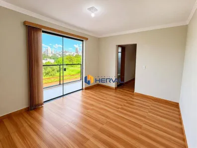 Sobrado com 4 Quartos para alugar, 190m² no Zona 07, Maringá