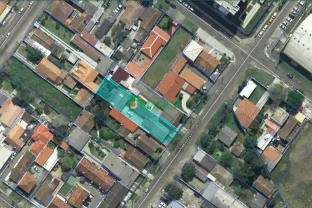 Lote/Terreno à venda, 696m² no Fanny, Curitiba