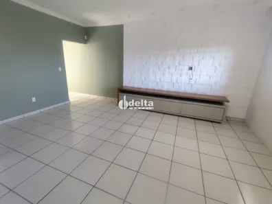 Casa com 3 Quartos para alugar, 200m² no Jardim Inconfidência, Uberlândia