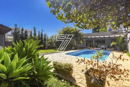 Casa com 3 Quartos à venda, 207m² no Santa Felicidade, Curitiba
