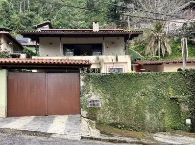Casa com 3 Quartos à venda, 218m² no Parque do Ingá, Teresópolis