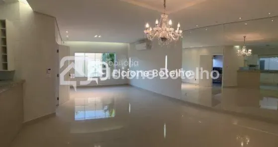 Casa com 3 Quartos para alugar, 180m² no Jardim Inconfidência, Uberlândia