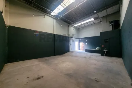 Galpão/Depósito/Armazém para alugar, 110m² no Vila Dom Pedro II, São Paulo