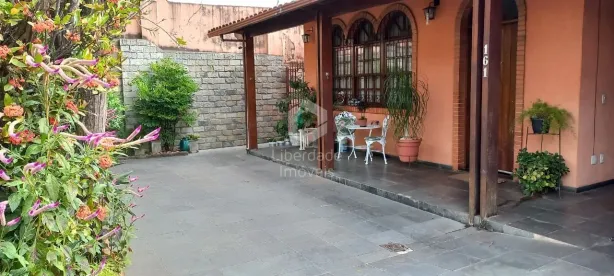Sobrado com 4 Quartos à venda, 335m² no Colégio Batista, Belo Horizonte