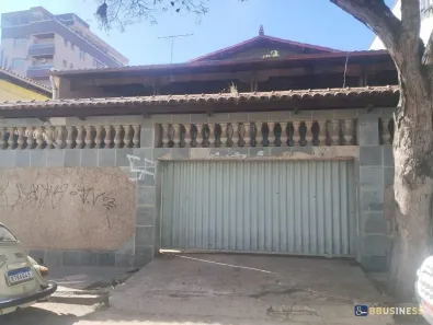 Casa com 3 Quartos para alugar, 220m² no Eldorado, Contagem