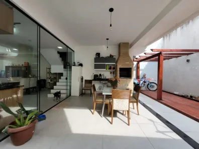 Sobrado com 3 Quartos à venda, 150m² no Parque São Luís, Taubaté