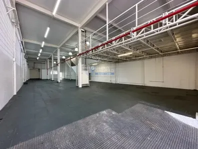 Galpão/Depósito/Armazém para venda ou aluguel, 900m² no Santa Paula, São Caetano do Sul