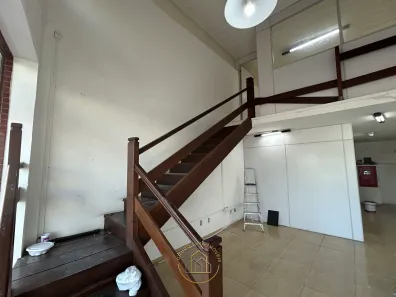 Ponto Comercial para alugar, 44m² no Cajueiros, Macaé