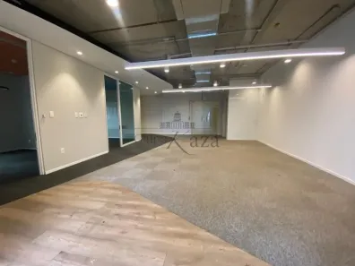 Prédio Comercial para alugar, 101m² no Vila Olímpia, São Paulo
