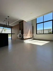 Casa de Condomínio com 3 Quartos para alugar, 300m² no Granja Marileusa, Uberlândia