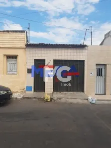 Casa com 2 Quartos à venda, 132m² no Franciscanos, Juazeiro do Norte