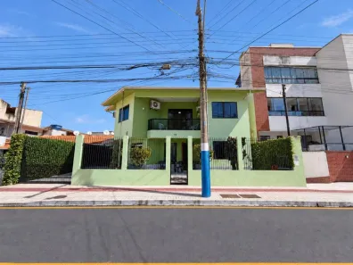 Casa com 3 Quartos à venda, 240m² no Nações, Balneário Camboriú