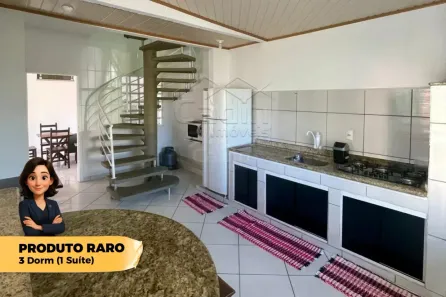 Sobrado com 3 Quartos à venda, 144m² no Meia Praia, Navegantes