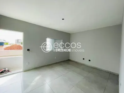 Casa com 3 Quartos para alugar, 225m² no Lídice, Uberlândia