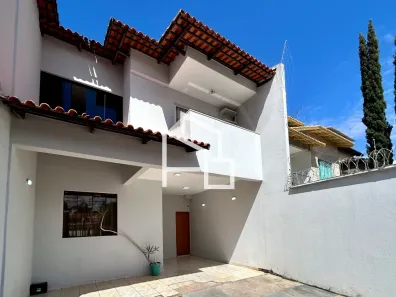 Sobrado com 3 Quartos à venda, 188m² no Jardim América, Goiânia