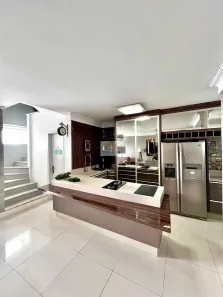 Sobrado com 2 Quartos à venda, 130m² no Praia dos Amores, Balneário Camboriú