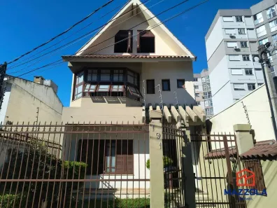 Sobrado com 4 Quartos à venda, 300m² no Camaquã, Porto Alegre
