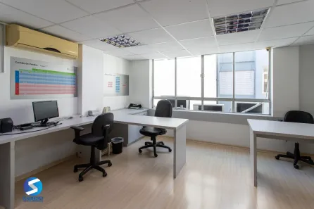 Sala Comercial com 6 Quartos à venda, 68m² no Independência, Porto Alegre