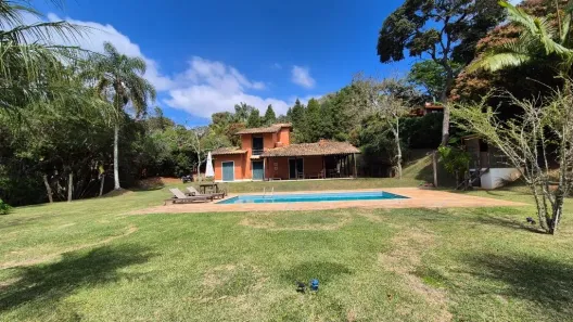 Casa de Condomínio com 4 Quartos para alugar, 250m² no Ibiúna, Ibiúna