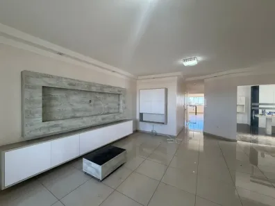 Apartamento com 3 Quartos para alugar, 200m² no São José, Franca