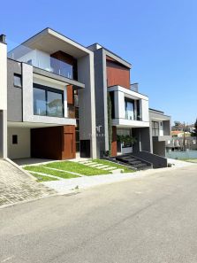 Casa com 3 Quartos à venda, 219m² no Santa Cândida, Curitiba