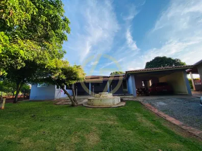 Fazenda/Sítio com 3 Quartos à venda, 200m² no Vila Mazzei, Itapetininga