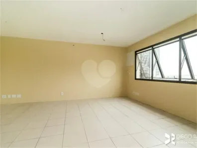 Sala Comercial à venda, 32m² no Praia de Belas, Porto Alegre