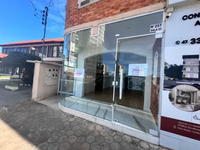 Ponto Comercial para alugar, 40m² no Centro Picarras, Balneário Piçarras