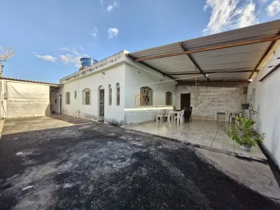 Casa com 3 Quartos à venda, 60m² no Icaraí, Divinópolis