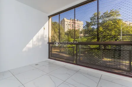 Apartamento com 2 Quartos à venda, 70m² no Jardim do Salso, Porto Alegre