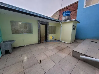 Casa com 1 Quarto para alugar, 40m² no Maracanã, Colombo
