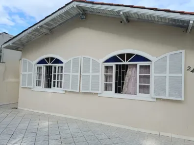 Casa com 3 Quartos à venda, 160m² no Capoeiras, Florianópolis