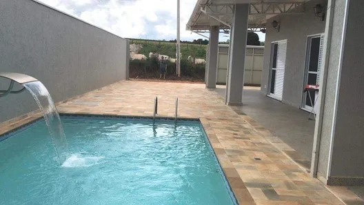 Fazenda/Sítio com 4 Quartos à venda, 100m² no Martinho Prado Júnior, Mogi Guaçu