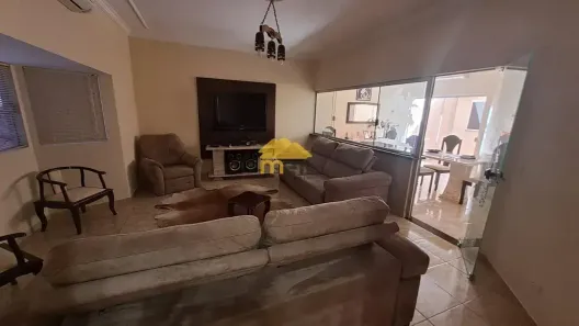 Casa com 4 Quartos à venda, 253m² no Parque Residencial Funada, Presidente Prudente